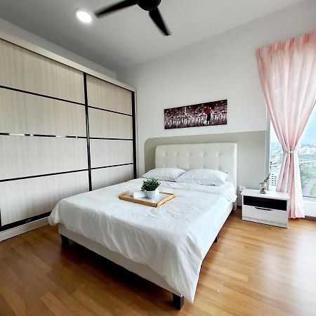 Residensi Flora Apartment Seri Kembangan Exterior photo