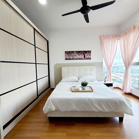 Residensi Flora Apartment Seri Kembangan Exterior photo